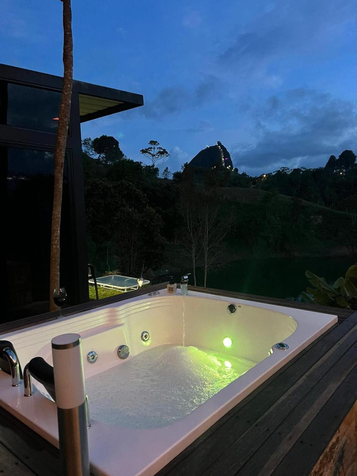 Sin Prisa "Not Rush" Cabana Preciosa! Con Jacuzzi, Vista Y Acceso Directo Al Embalse, Vista A La Piedra , Deporte Acuatico Paddle Board And Breakfast Incluidos ! Imperdible Guatapé Exterior photo
